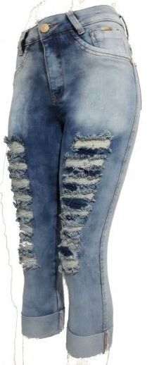 calça capri rasgada